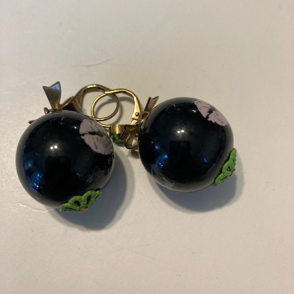 Vintage Betsey Johnson black bead with white kissy lips and bows gold tone wires